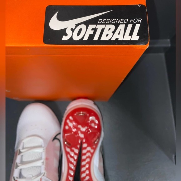 Nike Hyperdiamond 4 Elite Women's Softball Cleats - NWOB Sz 9 - Picture 6 of 8